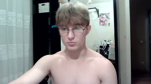 Snapshot of sweet_boy06 chatting on 9, 7, 2026 Sweet boy06 online show from 9, 7, 2026