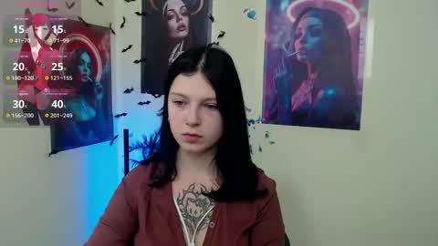 Snapshot of sweet_cherryg chatting on 17, 10, 2025 Ivy online show from 17, 10, 2025