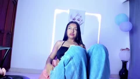 Snapshot of sweet_cinamon69 chatting on 12, 10, 2025 Canela online show from 12, 10, 2025