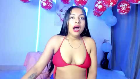 Snapshot of sweet_cinamon69 chatting on 8, 11, 2025 Canela online show from 8, 11, 2025