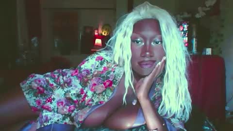 Snapshot of sweet_dhalia chatting on 12, 10, 2025 SweetDahlia online show from 12, 10, 2025