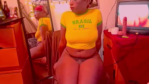 Snapshot of sweet_dhalia chatting on 15, 12, 2025 SweetDahlia online show from 15, 12, 2025