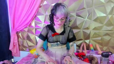  emmili  online show from 3, 2, 2025