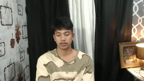 Snapshot of sweet_guyxx chatting on 2, 11, 2025 sweet_guyxx online show from 2, 11, 2025