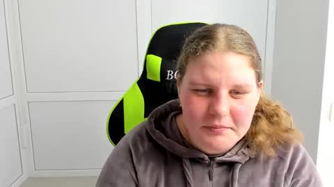 Snapshot of sweet_karla_la chatting on 29, 4, 2026 Karla online show from 29, 4, 2026