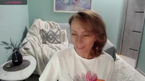 Snapshot of sweet_kitty5 chatting on 12, 10, 2025 Helen online show from 12, 10, 2025