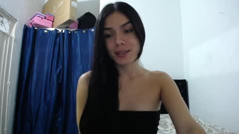 Snapshot of sweet_lady_16 chatting on 21, 10, 2025 Lady online show from 21, 10, 2025