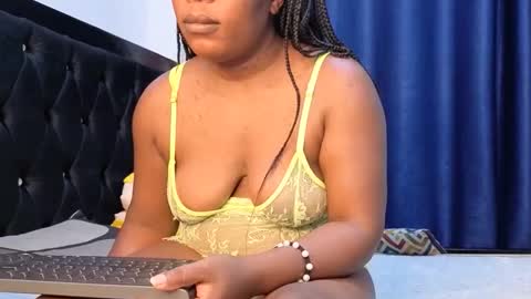 Snapshot of sweet_lizzyy chatting on 13, 11, 2025 Sweet lizzyy online show from 13, 11, 2025