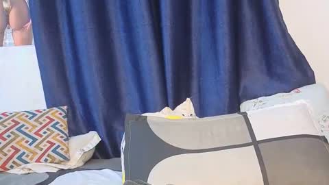 Snapshot of sweet_lizzyy chatting on 3, 12, 2025 Sweet lizzyy online show from 3, 12, 2025