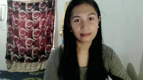Snapshot of sweet_mariexxo chatting on 4, 12, 2025 Marie online show from 4, 12, 2025