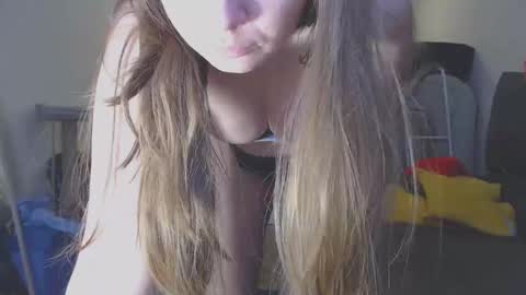 Snapshot of sweet_martinique chatting on 26, 11, 2025 TexasPAWG101 online show from 26, 11, 2025