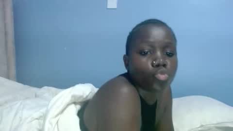 Snapshot of sweet_melodiyy chatting on 10, 11, 2025 sweet_melodiyy online show from 10, 11, 2025