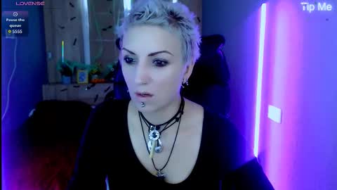 sweet_n_strong online show from 1, 11, 2025