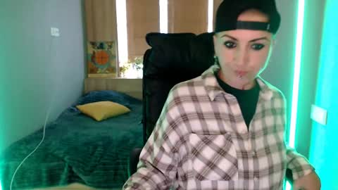 Snapshot of sweet_n_strong chatting on 14, 4, 2026 sweet_n_strong online show from 14, 4, 2026