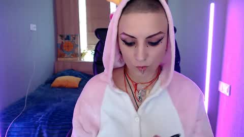 Snapshot of sweet_n_strong chatting on 18, 4, 2026 sweet_n_strong online show from 18, 4, 2026