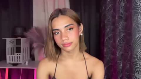 Snapshot of sweet_nikki03 chatting on 23, 10, 2025 sweet_nikki03 online show from 23, 10, 2025