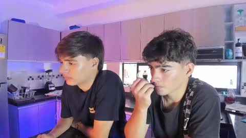Snapshot of sweet_petter chatting on 27, 9, 2025 Petter online show from 27, 9, 2025