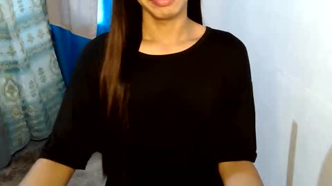Snapshot of sweet_reyan2003 chatting on 23, 5, 2026 REYAN online show from 23, 5, 2026