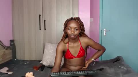 Snapshot of sweet_sassy1202 chatting on 18, 4, 2026 Jesy online show from 18, 4, 2026