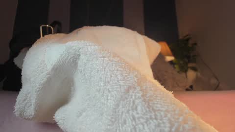 Snapshot of sweet_skiinny chatting on 27, 3, 2026 Adeline online show from 27, 3, 2026