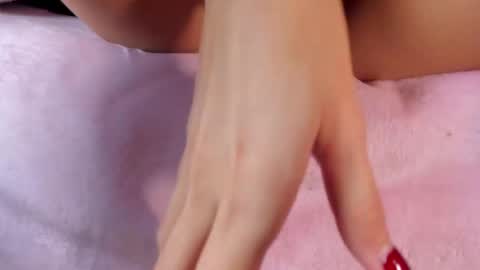 Snapshot of sweet_skiinny chatting on 18, 4, 2026 Adeline online show from 18, 4, 2026