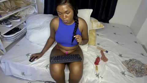 Snapshot of sweet_spoon chatting on 21, 11, 2025 Nina online show from 21, 11, 2025