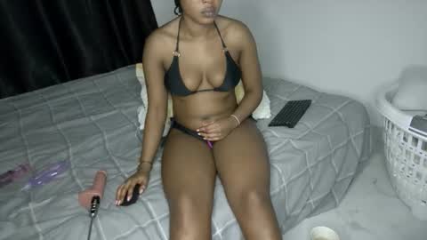 Snapshot of sweet_spoon chatting on 12, 4, 2026 Nina online show from 12, 4, 2026