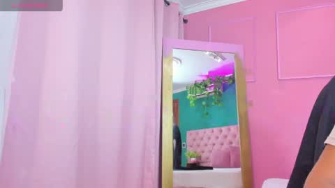 Snapshot of sweet_starxx chatting on 1, 4, 2026 Yeileen online show from 1, 4, 2026