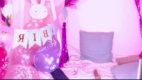 Snapshot of sweet_susie_ chatting on 18, 11, 2025 SUSIE online show from 18, 11, 2025