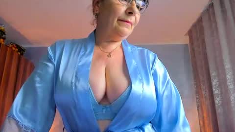 Snapshot of sweetangell69_ chatting on 24, 6, 2026 Viorica online show from 24, 6, 2026