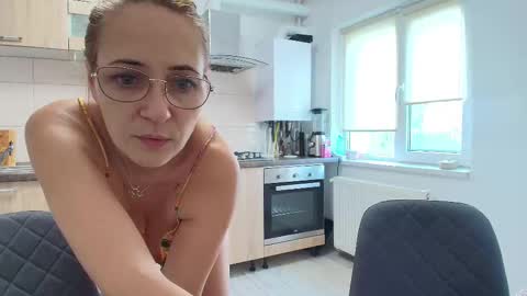 Snapshot of sweetania_ chatting on 11, 2, 2025 Ania online show from 11, 2, 2025