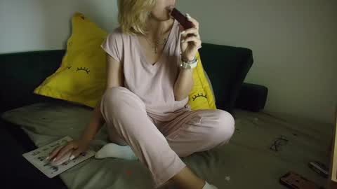 Snapshot of sweetania_ chatting on 11, 3, 2025 Ania online show from 11, 3, 2025