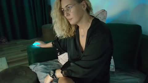 Snapshot of sweetania_ chatting on 18, 9, 2025 Ania online show from 18, 9, 2025