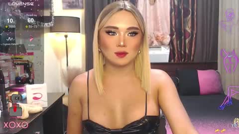 Snapshot of sweetbella118 chatting on 16, 12, 2024 bella online show from 16, 12, 2024