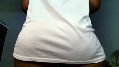 Snapshot of sweetbigass318797 chatting on 27, 7, 2026 Sweetbigass online show from 27, 7, 2026