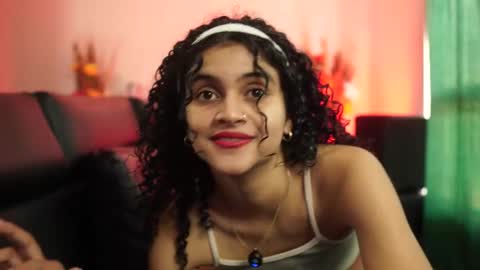 Salom independent model online show from 15, 9, 2025