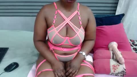 Snapshot of sweetcandypussy25 chatting on 10, 4, 2026 queen online show from 10, 4, 2026