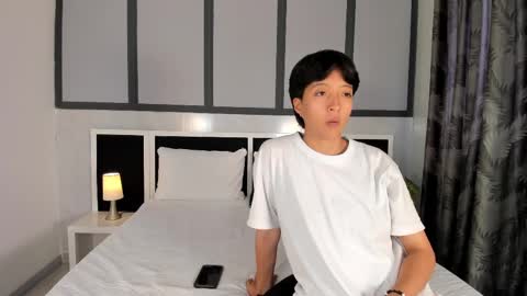 Snapshot of sweetcoupple chatting on 16, 10, 2025 Eva Short hair girl - Victoria Long red hair online show from 16, 10, 2025