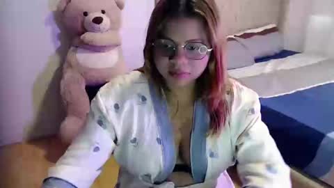 Snapshot of sweetcristalh chatting on 13, 10, 2025 Cristal online show from 13, 10, 2025