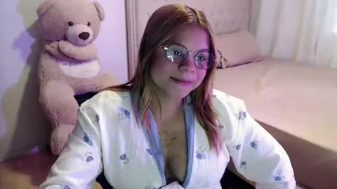 Snapshot of sweetcristalh chatting on 28, 10, 2025 Cristal online show from 28, 10, 2025