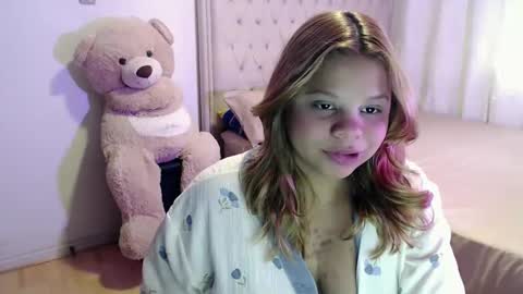 Snapshot of sweetcristalh chatting on 1, 11, 2025 Cristal online show from 1, 11, 2025