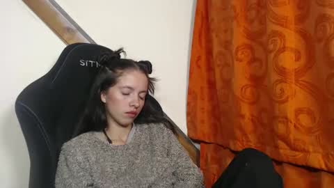 Snapshot of sweetdam12 chatting on 5, 2, 2025 sweetdam12 online show from 5, 2, 2025