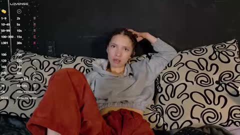 Snapshot of sweetdam12 chatting on 17, 10, 2025 sweetdam12 online show from 17, 10, 2025