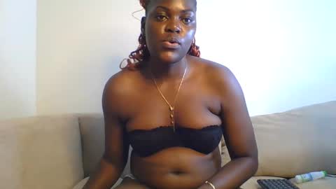 Snapshot of sweetdarkskin chatting on 7, 6, 2026 CLARIS online show from 7, 6, 2026