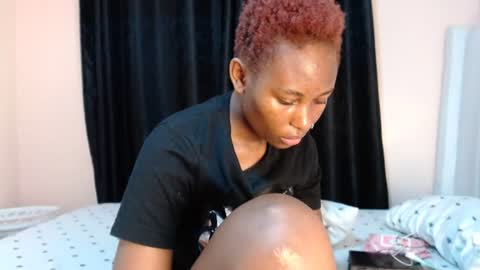 sweetDee online show from 10, 7, 2026