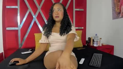 Snapshot of sweetdesireasm chatting on 10, 4, 2026 Sweet Desire online show from 10, 4, 2026