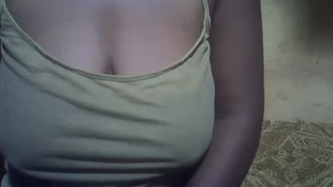 Snapshot of sweetdivah2 chatting on 18, 7, 2026 divinah online show from 18, 7, 2026