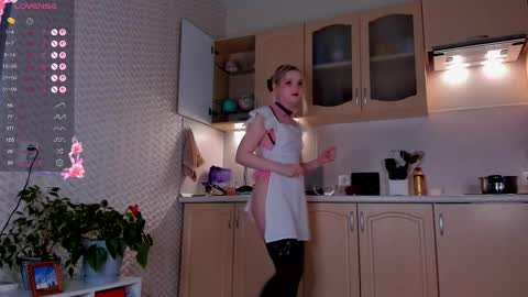 sweeteRose online show from 12, 11, 2025