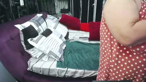 sweetestmilf4you online show from 26, 6, 2026