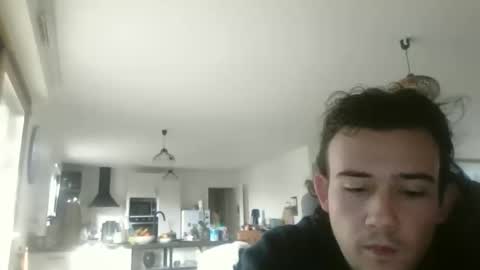 Snapshot of sweetguyss12 chatting on 22, 12, 2025 sweetguyss12 online show from 22, 12, 2025